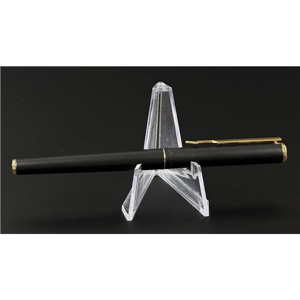 Matte Black Parker Arrow Fountain Pen
