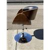 Image 3 : Mid Century Style Plywood Butterfly Barstool