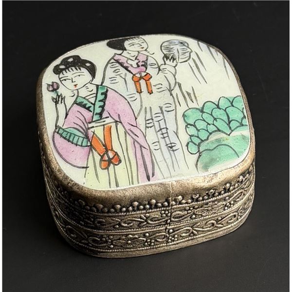 Japanese Porcelain Painted Trinket Box
