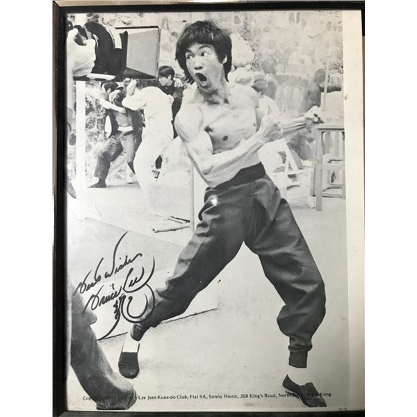 BRUCE LEE VINTAGE SIGNED 8X10