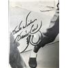 Image 2 : BRUCE LEE VINTAGE SIGNED 8X10