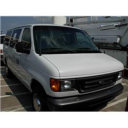 2004 FORD E350 VAN