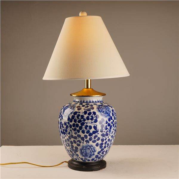 Chinese Blue and White Ceramic Table Lamp