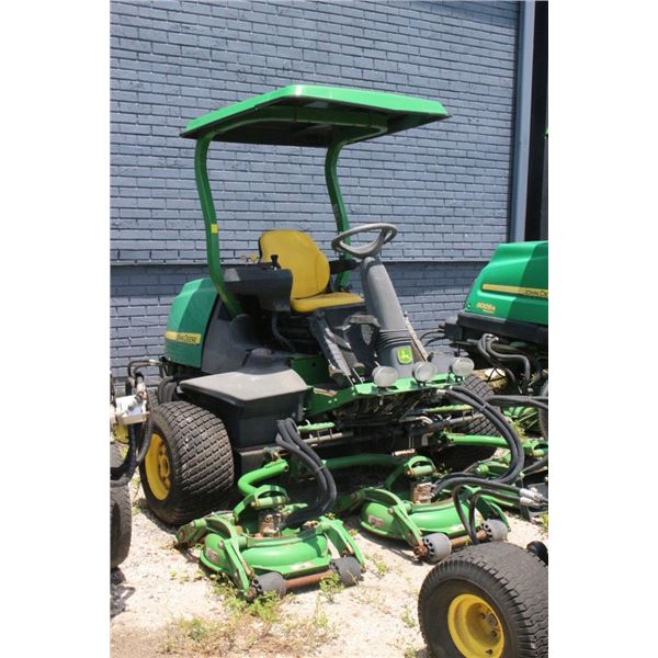 2011 John Deere 8800 Terrain Cut DSL Turf Cutter