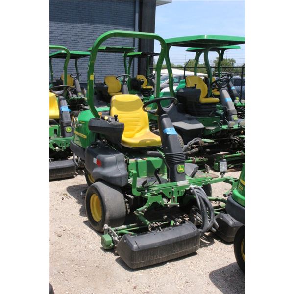 2015 John Deere 2500 B  DSL Turf Mower