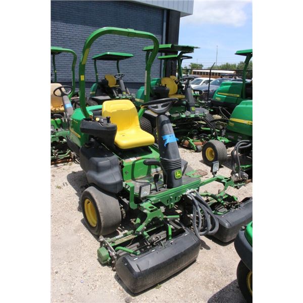 2014 John Deere 2500 B  DSL Turf Mower