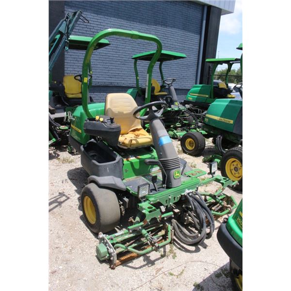 John Deere 2500 B  DSL Turf Mower