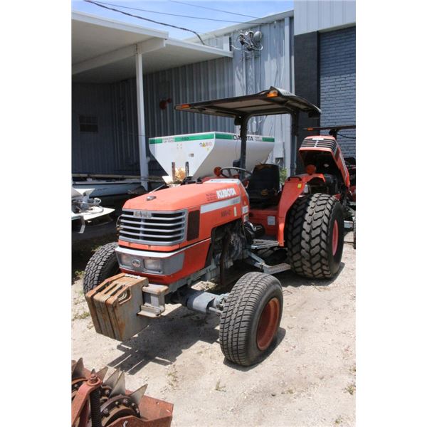 Kubota M4900 SU  DSL Tractor w/Canopy