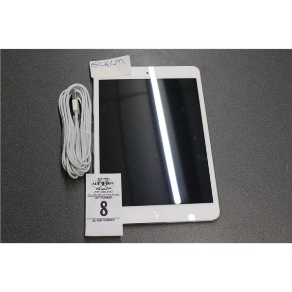 Ipad Tablet w/Adapter Cord