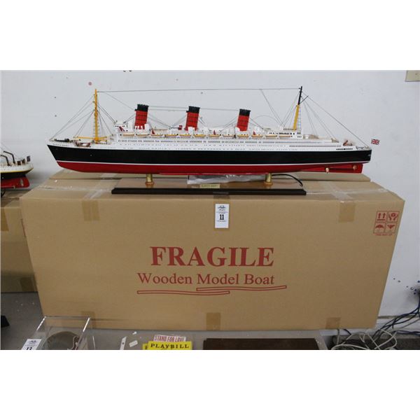 Queen Mary Lighted 39"  Ship Model