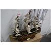 Image 2 : HMS Victory  34"  Tall Ship Model