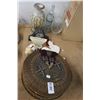 Image 2 : Woven Basket, Mantle Clock, Piggy Bank, Rooster Décor