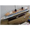 Image 2 : Disney Dream  32"  Cruise Ship Model