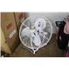 Image 1 : Mathews Hanging Fan