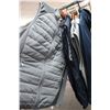 Image 4 : 8-Men's Golf Vest - NEW - 8 X $