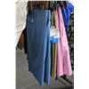 Image 2 : 12-Men's Golf Shorts - NEW - 12 X $