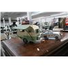 Image 2 : Holiday Metal Car, Camper Décor