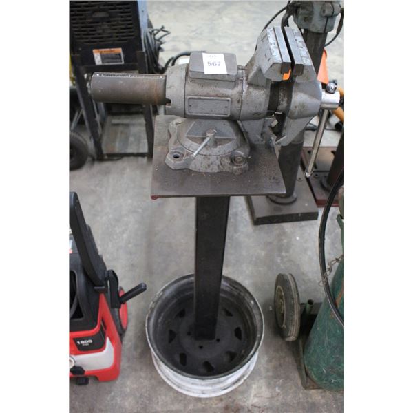 Pedestal Bench Vise