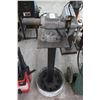 Image 1 : Pedestal Bench Vise