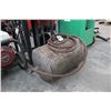 Image 2 : Vintage Portable Air Tank