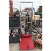 Image 1 : Dayton Hydraulic Lift 880 LB Cap - 4ECW7