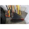 Image 2 : Shovels, Rakes, Pick Sledge, Post Digger, Yard Tools