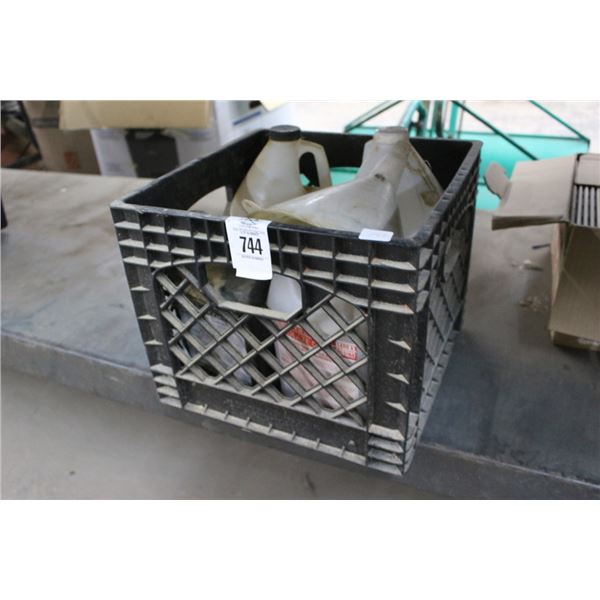 Crate w/Resin, Funnel