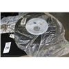 Image 2 : 2020 Chrysler Pacifica Floor Mats, Wheel/Tire