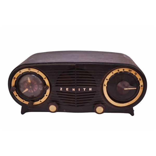 1950s Zenith Owl Eye Clock Radio