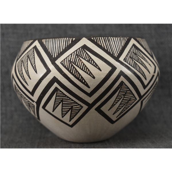 ACOMA POTTERY BOWL (JESSIE GARCIA)