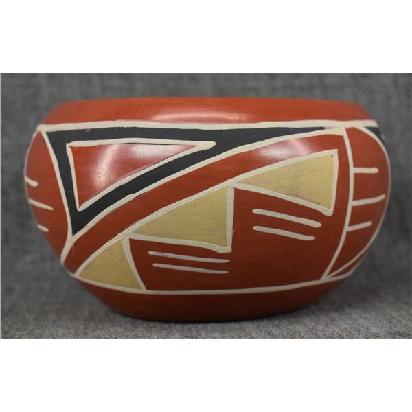 SANTA CLARA POTTERY BOWL (LUCARIA TAFOYA)