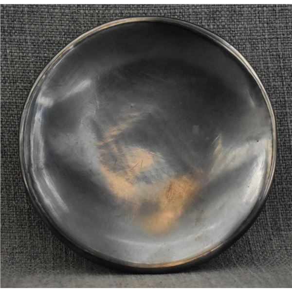 SAN ILDEFONSO POTTERY PLATE ( MARIA POVEKA)