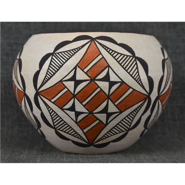 ACOMA POTTERY JAR (NELLIE V GARCIA)