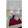 Image 6 : Pair of Vintage Blow Mold Easter Bunny Light-Up Yard Decorations 26" Tall