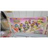Image 7 : Teenage Mutant Ninja Turtles Subterranean Sewer Hockey Game by Remco with Original Box