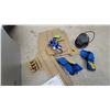 Image 2 : Ideal Evel Knievel Stunt Cycle Slot Car Track Set with Motorcycle, Controllers, and More