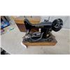 Image 2 : Singer Model 99 Portable Electric Sewing Machine with Case