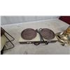 Image 5 : Vintage Box Fan and Double Burner Electric Hot Plate Starbuck Drinkware and Lamp