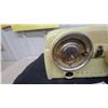 Image 3 : Crosley Model D-25 Clock Radio in Chartreuse Bakelite Case and a Automatic