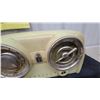 Image 4 : Crosley Model D-25 Clock Radio in Chartreuse Bakelite Case and a Automatic