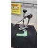 Image 3 : Vintage Manual Citrus Juicer Press with Jadeite Green Base and Chrome Body