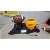 Image 1 : Old El Paso Football Helmet Snack Bowl and Football-Shaped Popcorn Popper