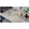 Image 5 : Collection of Vintage Sports and Beer Glasses, Green Bay Packers, Vikings, Oilers and More