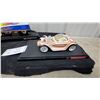 Image 5 : Hot Wheels Vw Drag Bus Die-Cast Model with Display Stand and Hot Wheels Beatnit Bandit 1/18 Scale