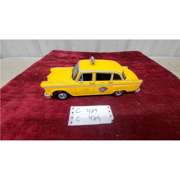 Checker Marathon Yellow New York City Taxi Cab Die-Cast Model Car 1/18scale