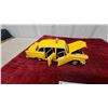 Image 6 : Checker Marathon Yellow New York City Taxi Cab Die-Cast Model Car 1/18scale