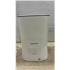 Image 7 : 3 Humidifiers: PureGuardian Tower, Honeywell White, and Honeywell Black
