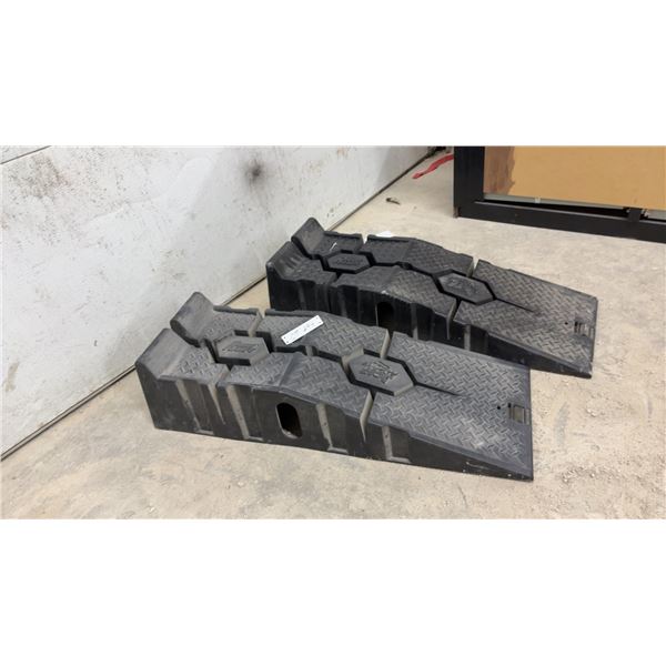 2 Poly Rhino Ramps
