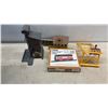Image 7 : Ho Scale Model Train Collection with Rolling Stock, Track, Buildings, Tote and More