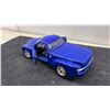 Image 6 : Maisto 2000 Chevrolet SSR 1:18 Scale Die-Cast Model Car in Blue
